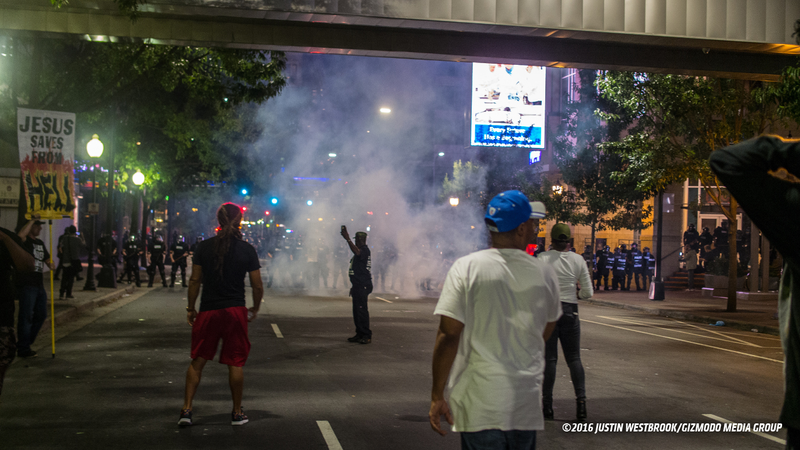 Illustration for article titled A Night Of Tear Gas And Chaos In Charlotte
